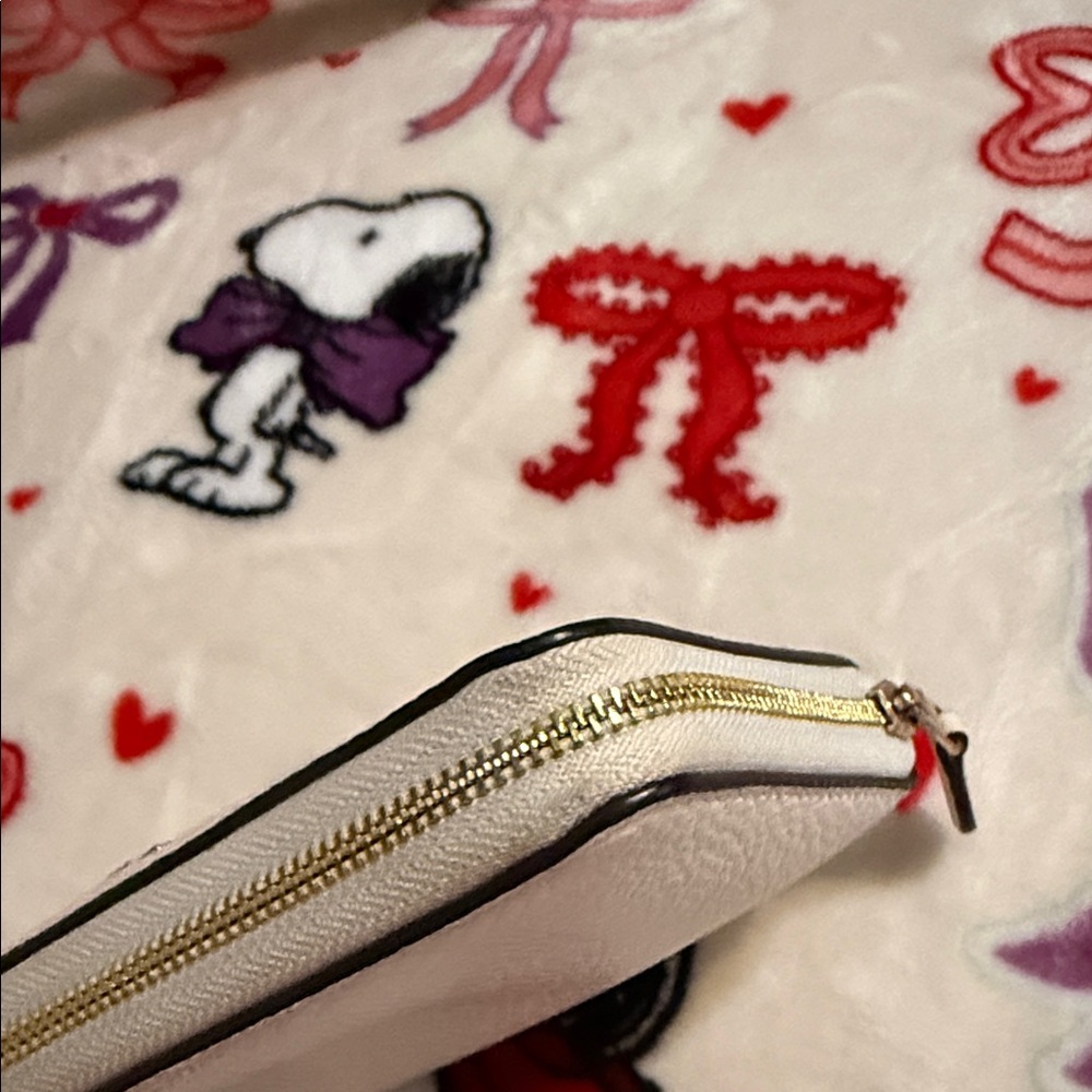 Coach Zip Around Wallet in Chalk (off-white) pebbled leather EUC - Picture 13 of 16